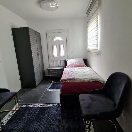 Roggendorf Zimmervermietung Köln Exterior foto