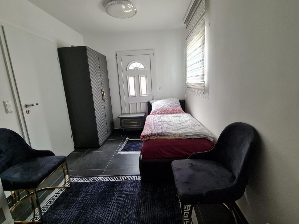 Roggendorf Zimmervermietung Köln Exterior foto